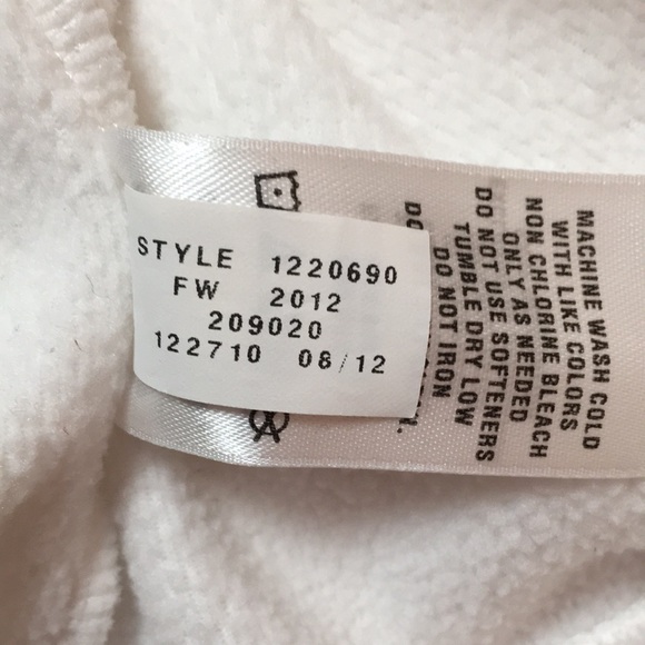 Under Armour Semi-Fitted White w/Camo Logo Hoodie - Picture 9 of 11